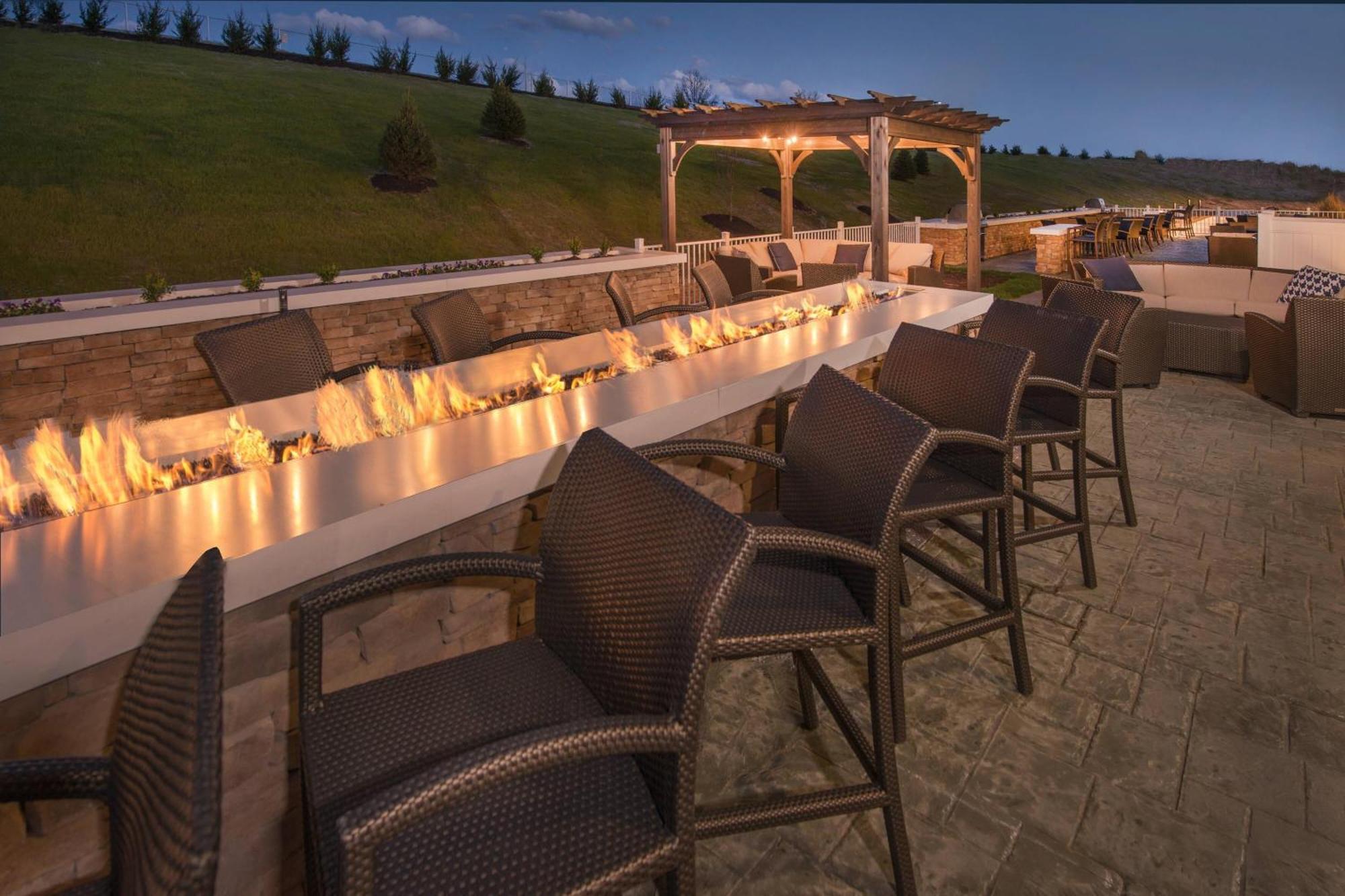 Towneplace Suites By Marriott Altoona Buitenkant foto