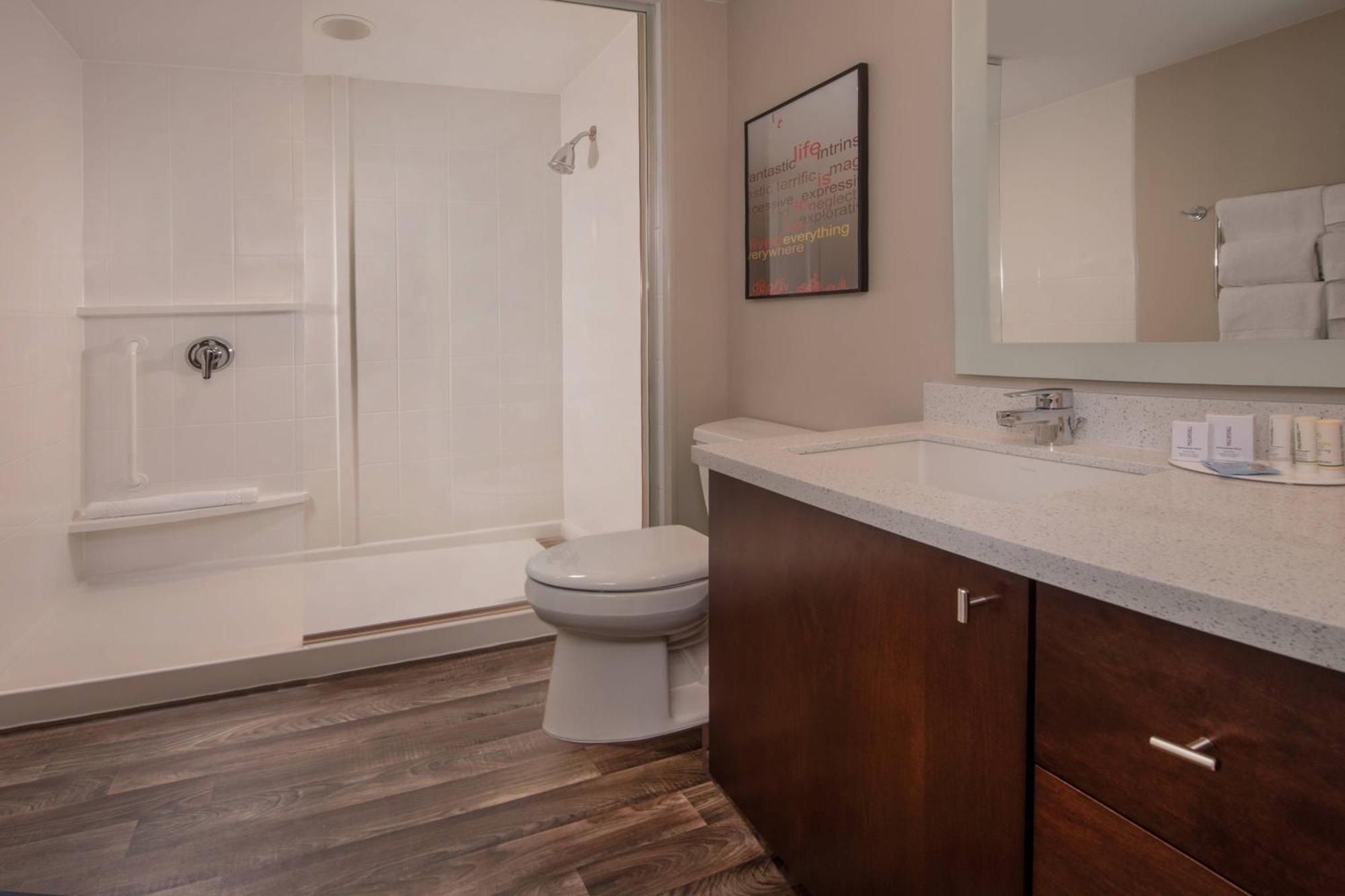 Towneplace Suites By Marriott Altoona Buitenkant foto
